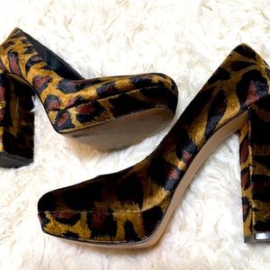Nine West ..EUC platform pumps .